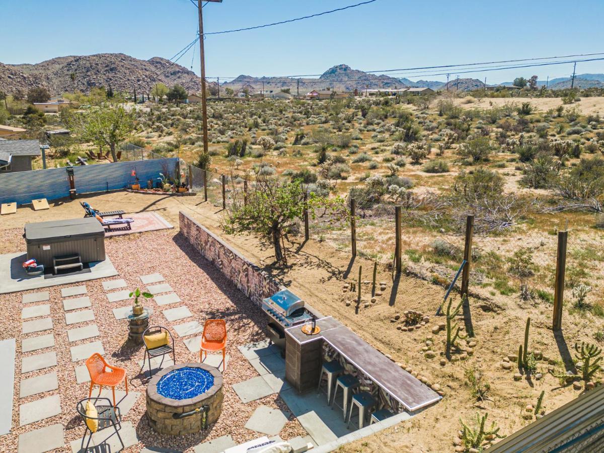 Hot Tub, Games, King Bed, Fire Pit, Bbq Grill, Minutes From National Park And Views Villa Joshua Tree Eksteriør billede