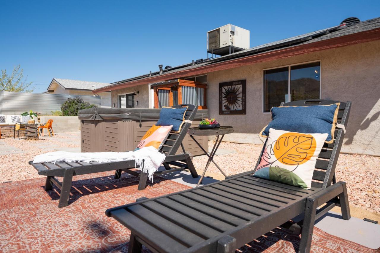 Hot Tub, Games, King Bed, Fire Pit, Bbq Grill, Minutes From National Park And Views Villa Joshua Tree Eksteriør billede