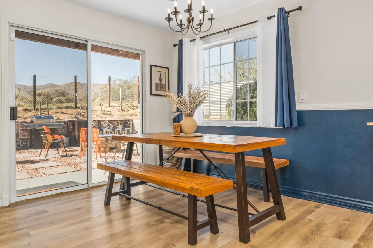 Hot Tub, Games, King Bed, Fire Pit, Bbq Grill, Minutes From National Park And Views Villa Joshua Tree Eksteriør billede