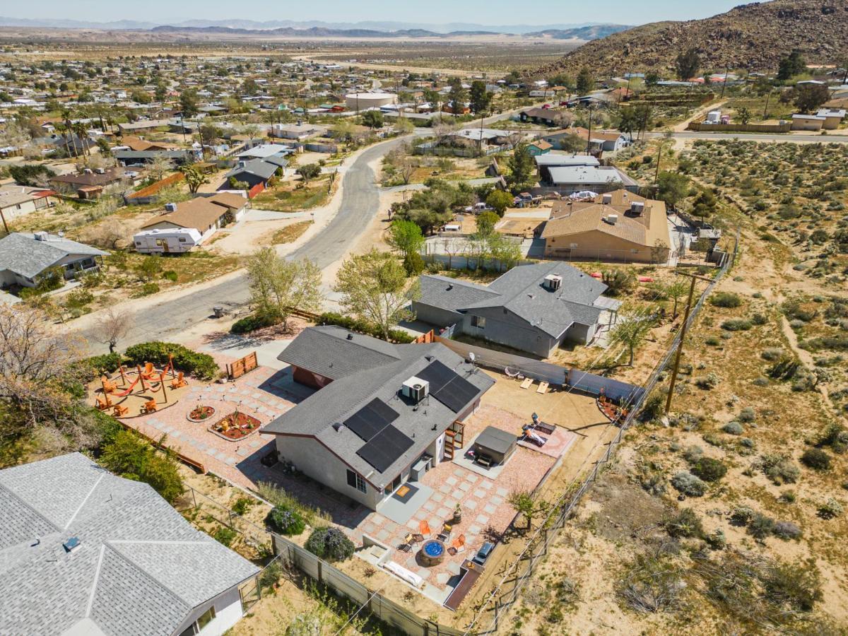Hot Tub, Games, King Bed, Fire Pit, Bbq Grill, Minutes From National Park And Views Villa Joshua Tree Eksteriør billede